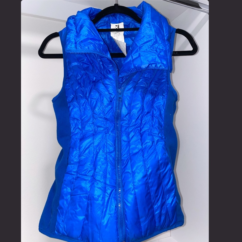 4-U cozy blue vest